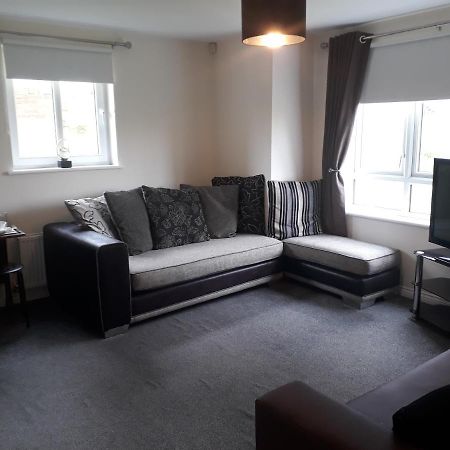 Appartamento Pond View Airdrie Esterno foto